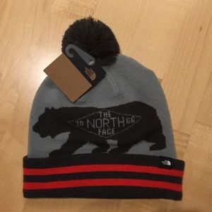 New North Face winter knit hat —- midgy bear